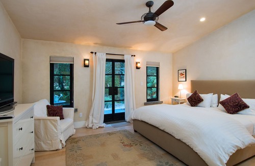 Kenwood Villa | SONOMA CREEK VILLA NEW PICKLEBALL COURT, heated pool, hot tub, gated, EV Charger