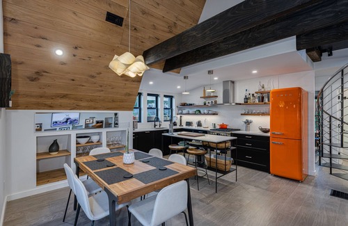 Fetters Hot Springs-Agua Caliente House | Sonoma Valley designer A-frame with pool & bocce!
