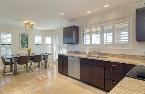 Pinnacle Peak Shadows Villa | Sonoran Sunshine by AvantStay | Entertainers Wonderland w/Putting Green & Pool