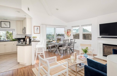 North Pacific Beach House | Sonrisa II