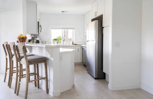 North Pacific Beach Apartment | Sonrisa III by Avantstay Pacific Beach Home - 10 Mins From Belmont Park