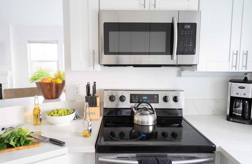 North Pacific Beach Apartment | Sonrisa III by Avantstay Pacific Beach Home - 10 Mins From Belmont Park