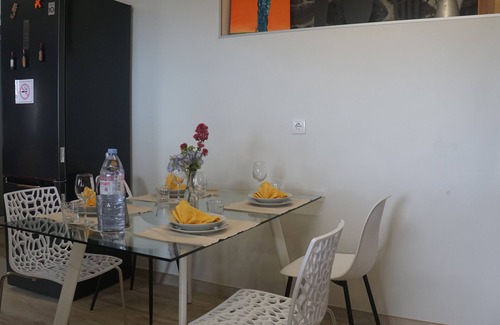 Santa Cruz House | Soothing 2-bedroom house with WiFi in Água de Pena with a stunning panorama.