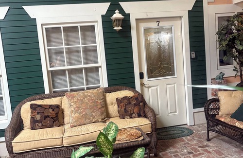 Lorain Apartment | Soothing 3-bedroom apartment with AC in Lorain