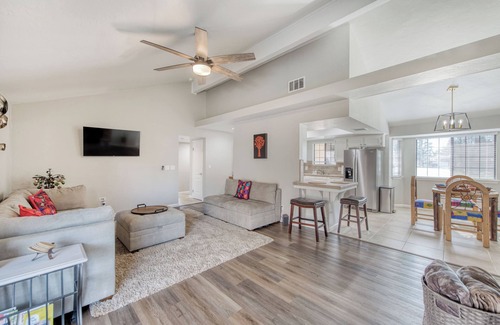 Raisin House | Soothing 3-Bedroom Home in a North East Fresno!