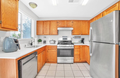 Centennial Hills House | Soothing 4-bedroom house in marvelous Las Vegas with AC