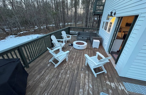 Bethel House | Soothing 4-bedroom house in charming Bethel surrounded by nature and wildlife.