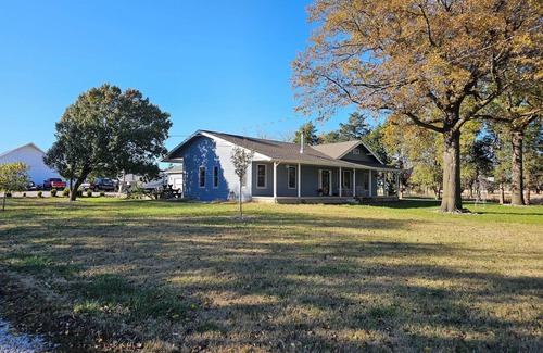 McPherson County House | Soothing 6-bedroom house with AC in charming Moundridge