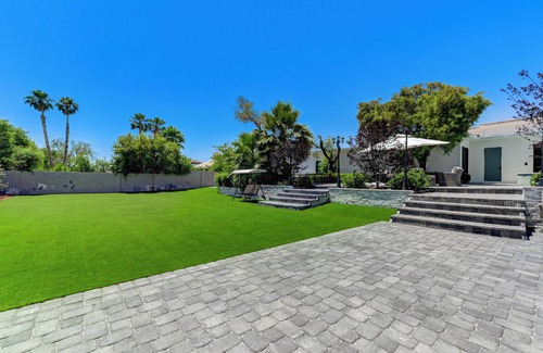 Las Vegas House | Soothing 6-bedroom house with Pool in vibrant Las Vegas