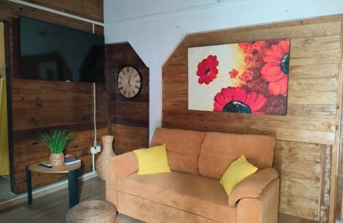 Portsmouth House | Soothing bungalow with AC in Portsmouth