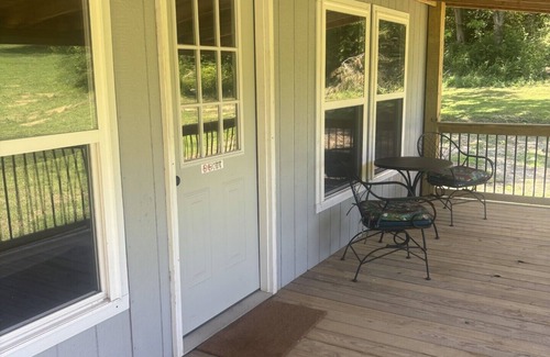 Rogersville Cottage | Soothing cottage with AC in charming Rogersville! All the comforts of home!
