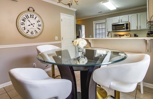 Savannah House | Soothing Savannah Townhome with Patio!