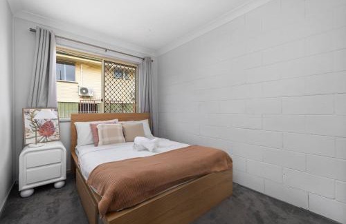 Acacia Ridge House | Soothing Sunny Escape 2B1B AR2 36