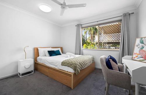 Acacia Ridge House | Soothing Sunny Escape 2B1B AR2 36