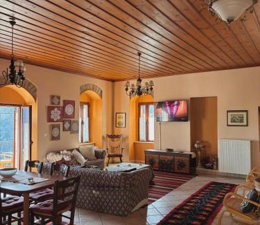 Dimitsana Apartment | Sophia's Stone House