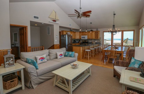 Tuckahoe House | Sophie's Place - Beautiful OCEANFRONT home in DUCK! 5 bed, 4.5 bath