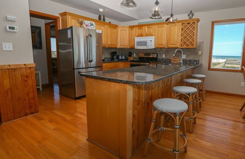 Tuckahoe House | Sophie's Place - Beautiful OCEANFRONT home in DUCK! 5 bed, 4.5 bath