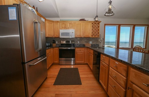 Tuckahoe House | Sophie's Place - Beautiful OCEANFRONT home in DUCK! 5 bed, 4.5 bath