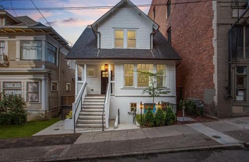 Nob Hill House | Sophisticated 2BR - Prime NW 23rd Location