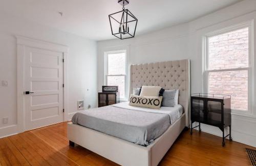 Nob Hill House | Sophisticated 2BR - Prime NW 23rd Location