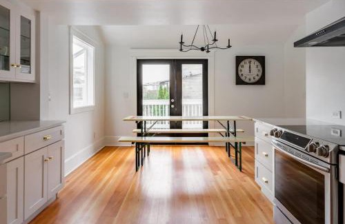 Nob Hill House | Sophisticated 2BR - Prime NW 23rd Location