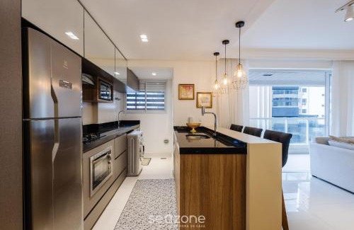 Andorinha Apartment | Sophisticated 3BR Apt 200m from Beach SEO0702