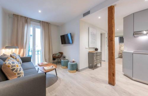 Barrio de La Latina Apartment | Sophisticated brand new flat