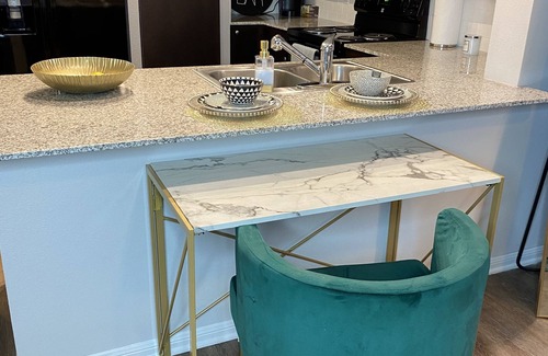South Main Apartment | Sophisticated Haus- Houston Near NRG Stadium