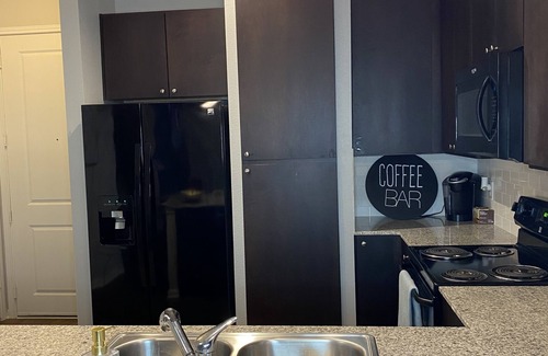 South Main Apartment | Sophisticated Haus- Houston Near NRG Stadium