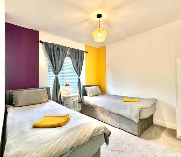 Canton House | Sophisticated Home with Beautiful & Large Garden