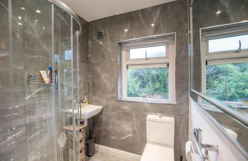 Canton House | Sophisticated Home with Beautiful & Large Garden