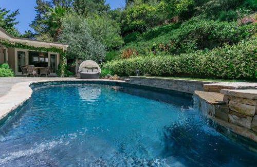 Beverly Glen House | Sophisticated large room with desk and private entrance