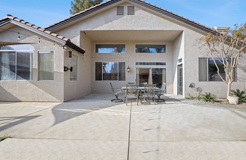 Fresno House | Sophisticated River Bluff Retreat - PRO CLEAN