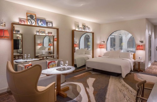 Downtown Seattle Hotel | Sophisticated Room 10 Min Walk From Space Needle