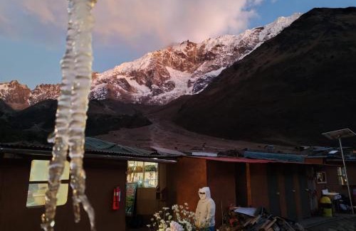 Mollepata Hotel | Soraypampa Hostel - Cabañas en Laguna Humantay y Salkantay trek - hike on your own