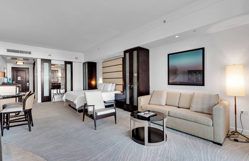 Mid Beach Hotel | Sorrento Garden View Junior Suite Fontainebleau