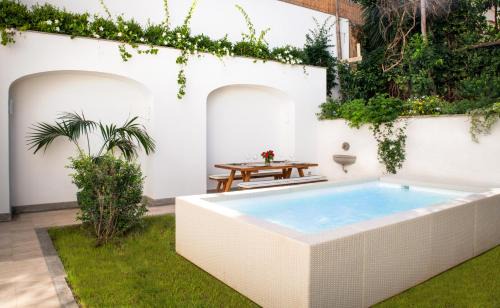 Sant'Agnello Apartment | SorrentoVibes - Luxury Apartment with Garden and Pool