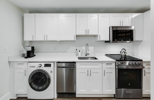 Center City East Apartment | Sosuite 1BR Loft w W/d, Gym, Lounge
