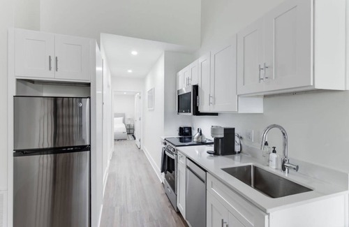 Center City East Apartment | Sosuite 2BR Loft w W/d, Gym, Lounge