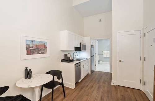 Center City East Apartment | Sosuite Studio Acc. w Shared W/d, Gym, Lounge