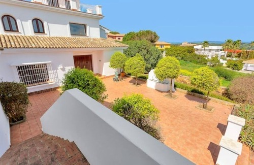San Roque Villa | Sotogrande YOLO Spaces - White House Villa
