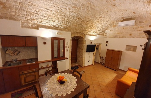 Sammichele di Bari Apartment | Sotto L'arco House