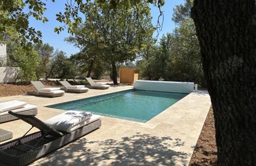 Saint-Maximin-la-Sainte-Baume Villa | Sous les oliviers, Villa entière 6 personnes, climatisée, piscine chauffée en saison