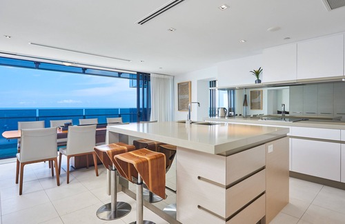 Surfers Paradise Hotel | Soul Surfers Paradise - GCLR