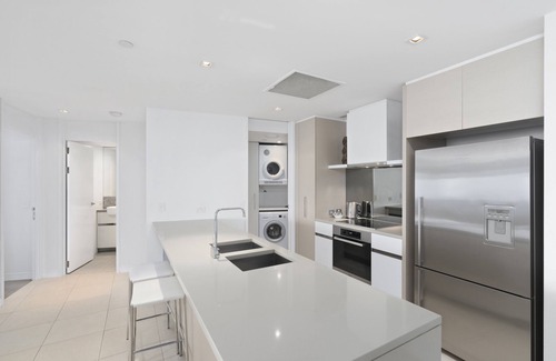 Surfers Paradise Hotel | Soul Surfers Paradise - GCLR