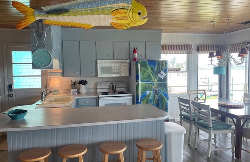 Topsail Beach Cottage | Sound front TOPSAIL TIME, dock, pet friendly, awesome view, a secret treasure
