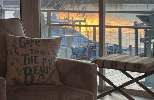 Topsail Beach Cottage | Sound front TOPSAIL TIME, dock, pet friendly, awesome view, a secret treasure