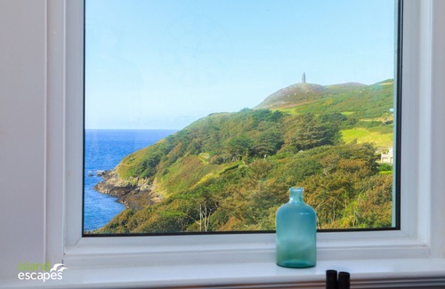 Port Erin Apartment | Sound of the Sea - a holiday cottage that sleeps 5 guests in 3 bedrooms