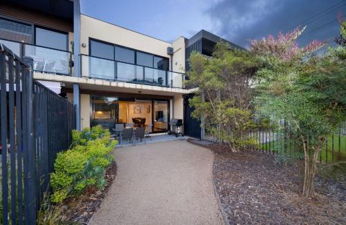 Capel Sound Apartment | Sound Waves