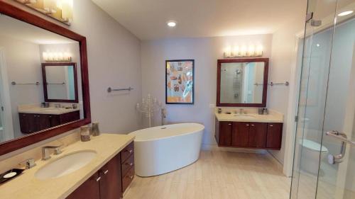 Seven Mile Beach Apartment | South Bay Beach Club #16 - 4 Bedroom 4 Bathroom Unit